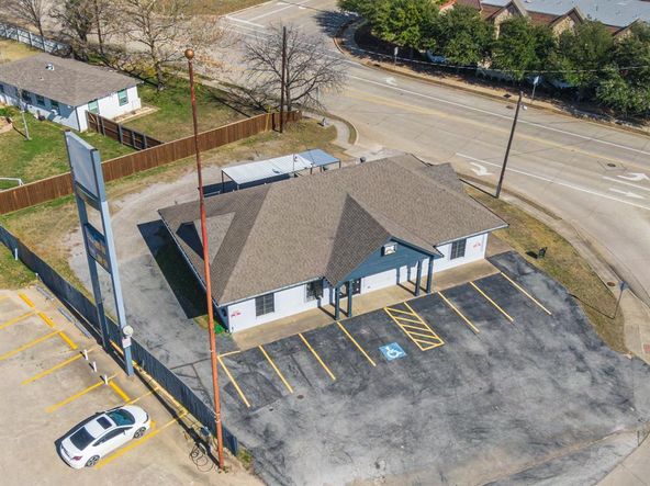 525 E Main St, Midlothian, TX 76065